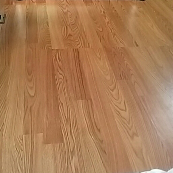 Profile Picture of Anne Ryan (@amarieryan) on Poshmark