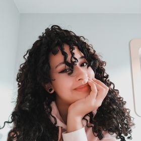 Profile Picture of Viviane Lima (@Viviane_Li) on Pinterest