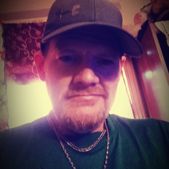 Profile Picture of Kevin Fowler (@klfowler2488) on Poshmark