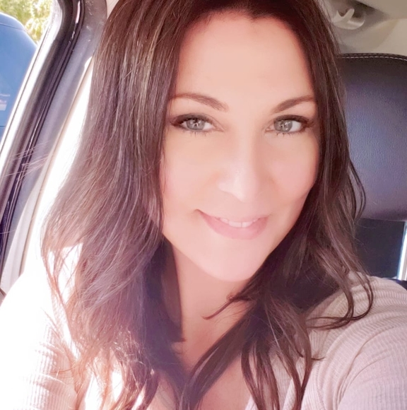 Profile Photo of Julie Spence (@julieanne7003) on Poshmark