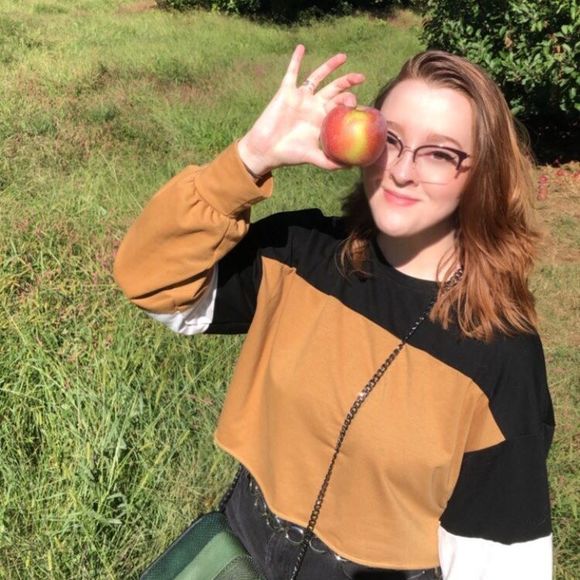 Profile Picture of Savannah Watson (@savannahwats138) on Poshmark