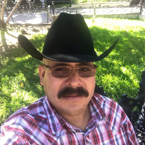 Profile Picture of Clemente Cano (@clementecano) on Poshmark