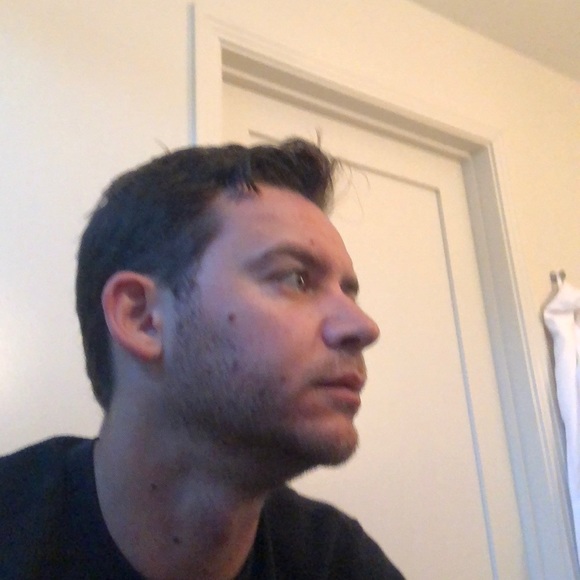Profile Picture of Daniel Matz (@dmatz963) on Poshmark