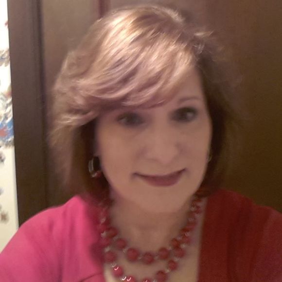 Profile Picture of Donna Rials (@dtrials1) on Poshmark