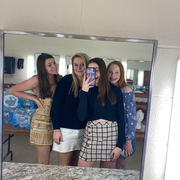 Profile Picture of Riley Vandevelde (@rileyvandy) on Poshmark