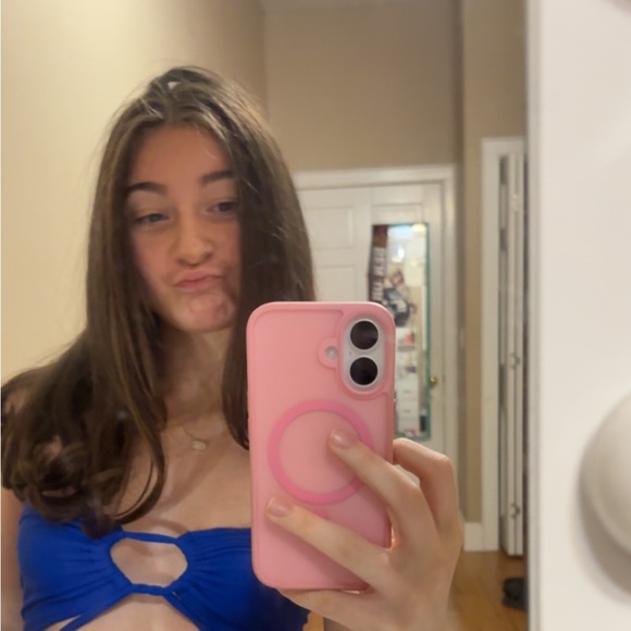 Profile Picture of Katie Peretta (@katieperetta) on Poshmark