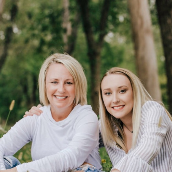 Profile Picture of Stephanie Cruzen (@stephcruzen) on Poshmark