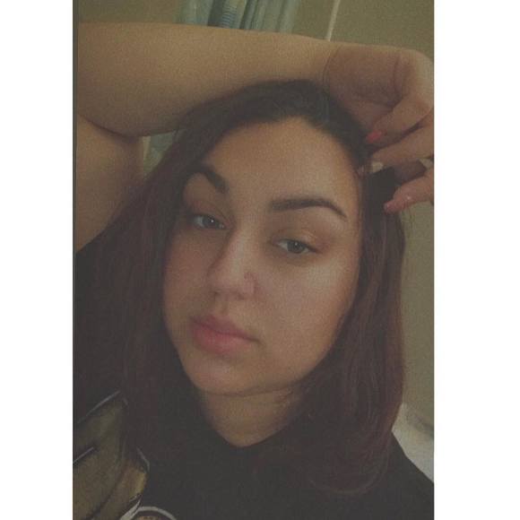 Profile Picture of Janie Wescott (@janieboo525) on Poshmark