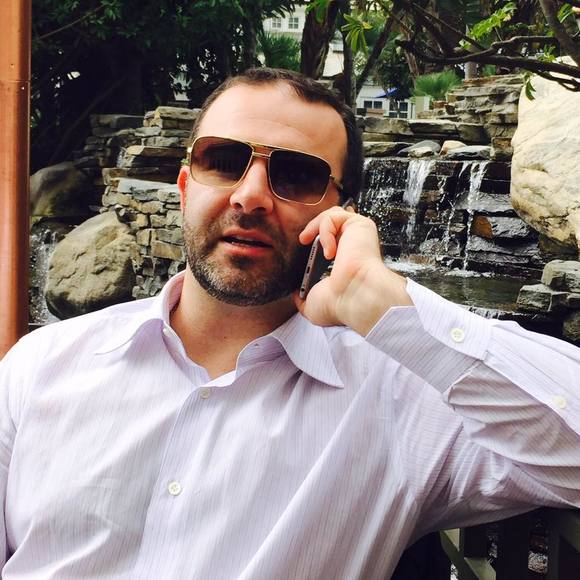 Profile Picture of William Riedlinger (@wriedlinger) on Poshmark