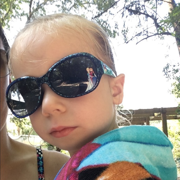 Profile Picture of Catherine Bradley (@heysunshine7) on Poshmark