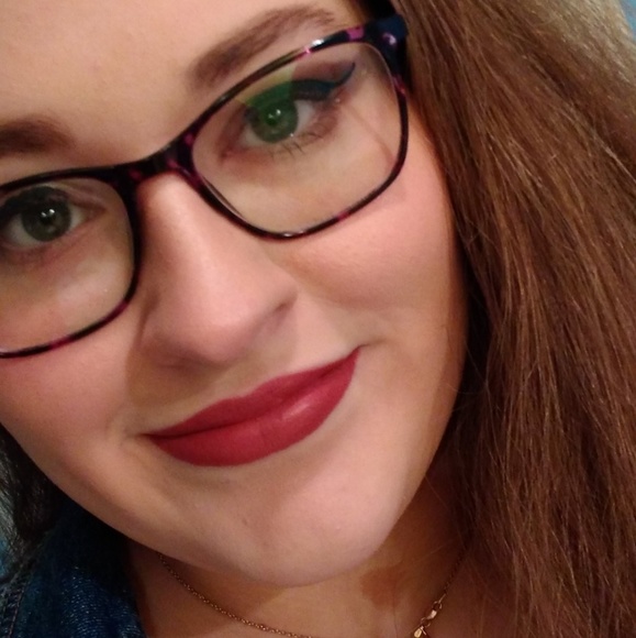 Profile Picture of Jamie Costabile (@jamieiscool9) on Poshmark