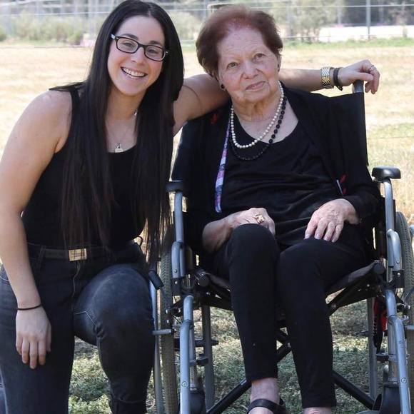 Profile Picture of Daniella Pisano (@daniella_pisano) on Poshmark