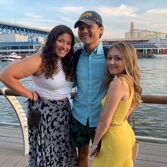 Profile Picture of Emma Abfall (@emmaabfall) on Poshmark