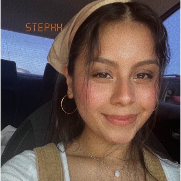 Profile Picture of Stephanie Arango (@arangosteph1) on Poshmark