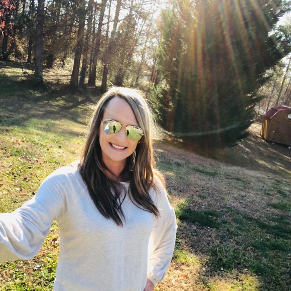 Profile Picture of Christi Stinchcomb (@stinchcomb82) on Poshmark