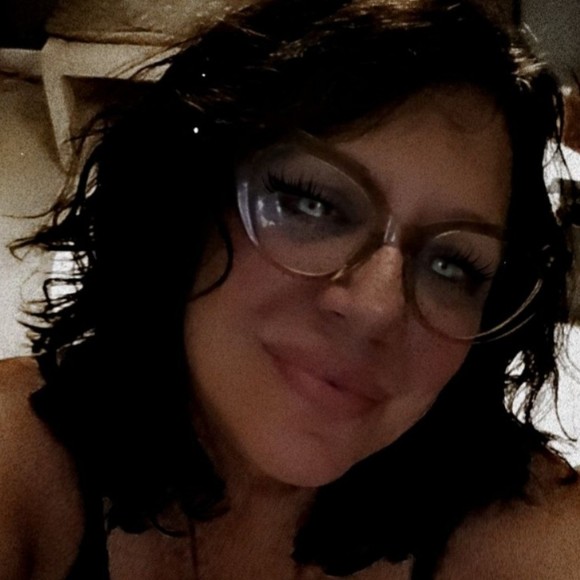 Profile Picture of Stamatia Danson (@zesebroad) on Poshmark