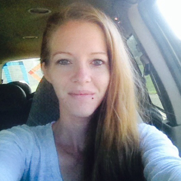 Profile Picture of Lisa Fox (@lla26) on Poshmark