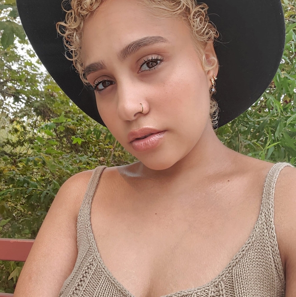 Profile Picture of Nastassja Woolcott (@queenneo) on Poshmark