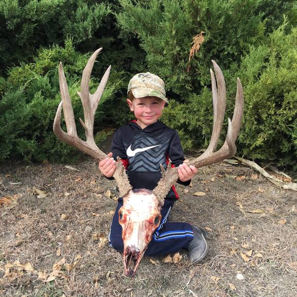 Profile Picture of Tracy Weeter (@bullgreeter5) on Poshmark