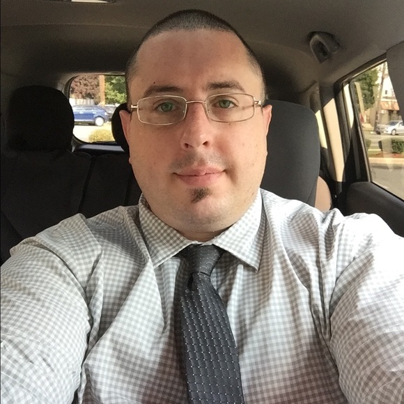 Profile Picture of Andrew Bock (@andrewbock) on Poshmark