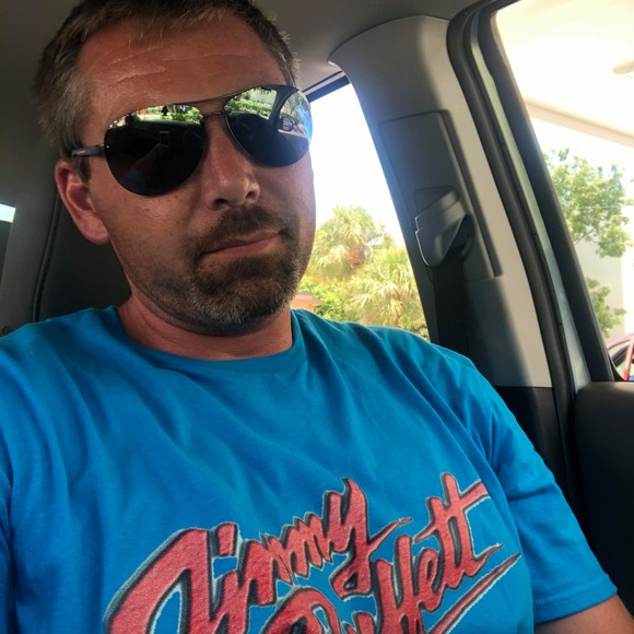 Profile Picture of Brian Peters (@brianwpeters151) on Poshmark