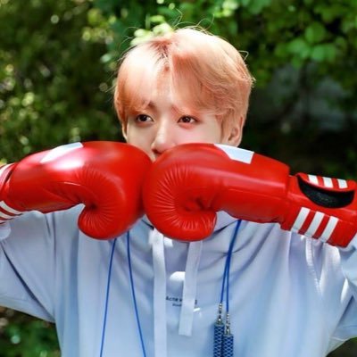 Profile Picture of Trần Nguyễn Uyên Pha (@TrnNguynUynPha1) on Twitter