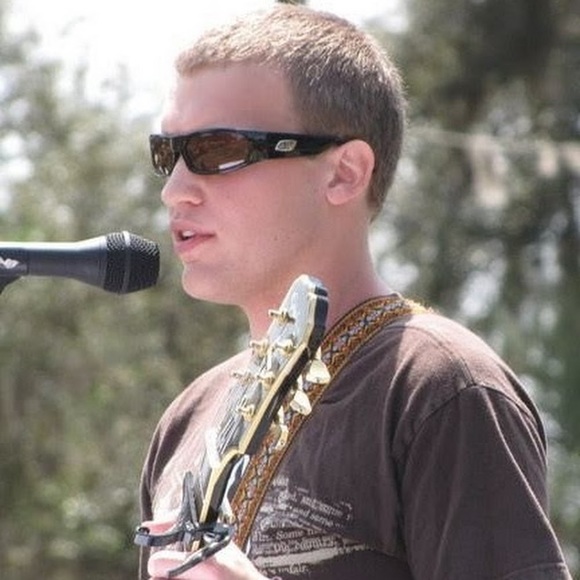 Profile Picture of Jonathan Killian (@jonkurtis) on Poshmark