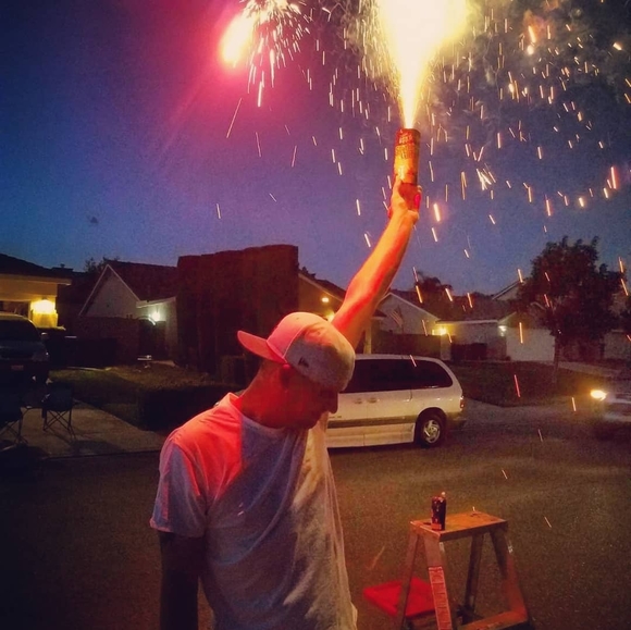 Profile Picture of Brian Eckert (@brianjeckert) on Poshmark