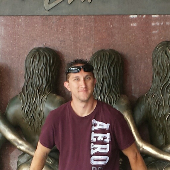 Profile Picture of Michael Akers (@mcakers22) on Poshmark