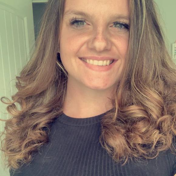 Profile Picture of Cassidy Carpenter (@_cassidynoel) on Poshmark