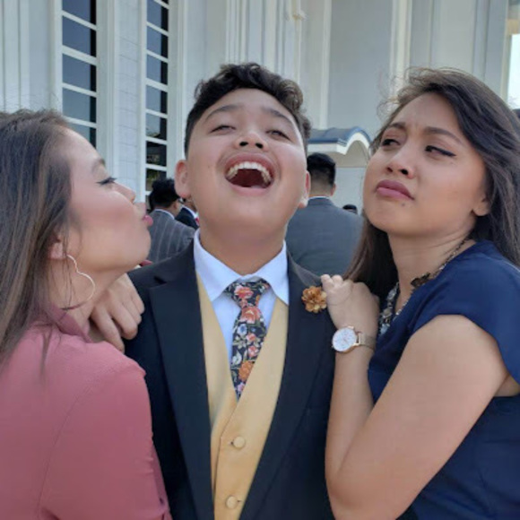 Profile Picture of James Madrigal (@jamemadr31) on Poshmark