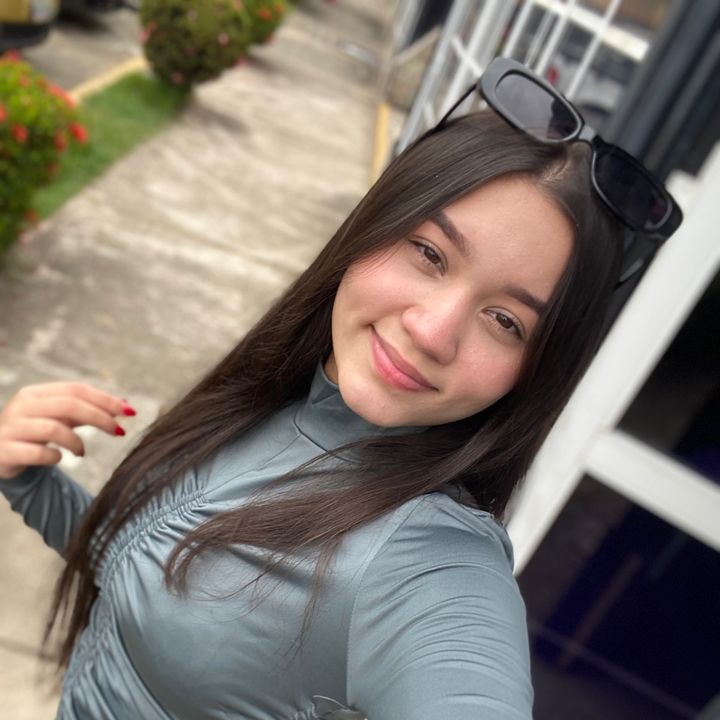 Amanda - Tiktok Profile Picture of Amanda (@amandamolero0) on Tiktok