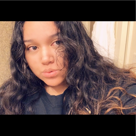 Profile Picture of Marcella Cross (@celmc3399) on Poshmark