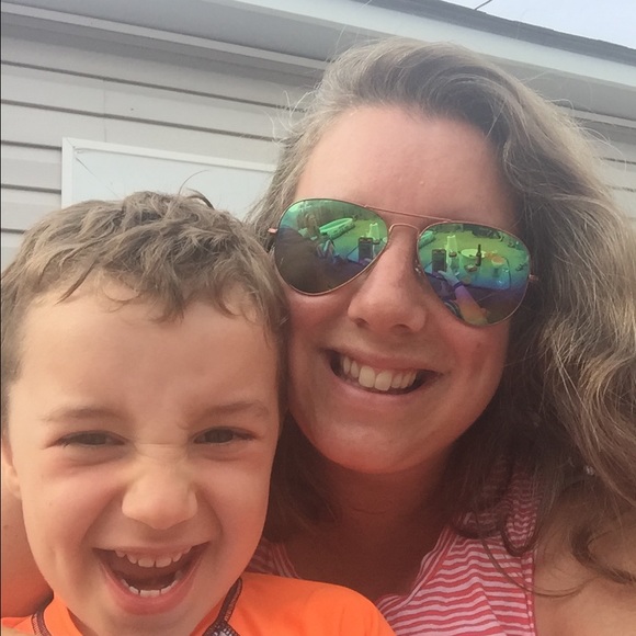 Profile Picture of Kyla Bailenson (@kbailenson) on Poshmark