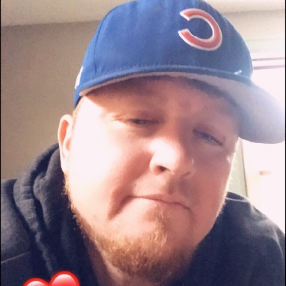 Profile Picture of Eric Himes (@elhimes75) on Poshmark