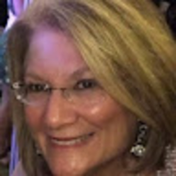 Profile Picture of Carol Bashuk (@cbashuk) on Poshmark