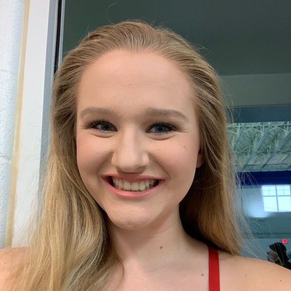 Profile Picture of Caroline Cuccinelli (@ccuccinelli) on Poshmark