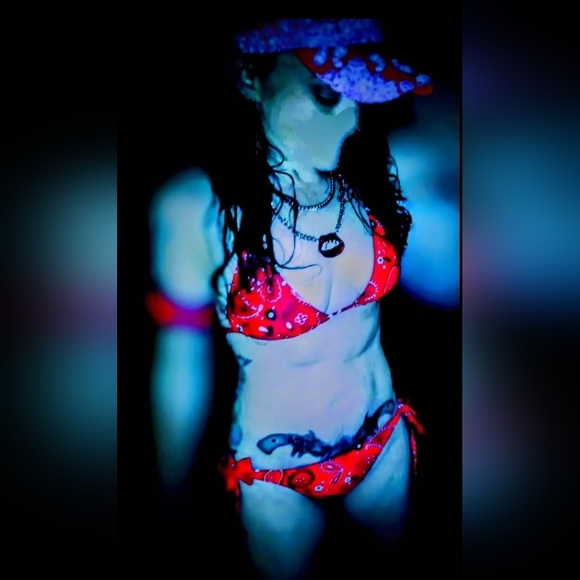 Profile Picture of Gabriella Neff (@lucamama1318) on Poshmark