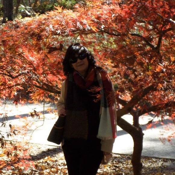 Profile Picture of Kimmie Howells (@kimlienhowells) on Poshmark