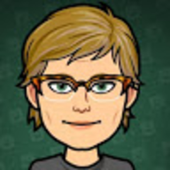 Profile Picture of Steph Linstrom (@stephlinstrom) on Poshmark