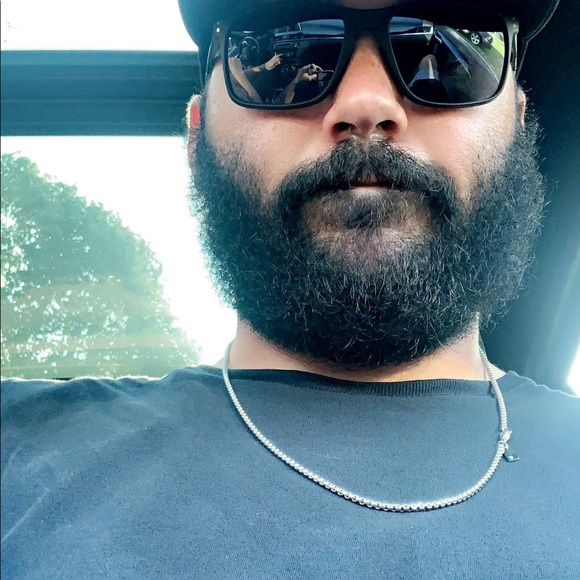 Profile Picture of Matthew Wray (@wraym14) on Poshmark
