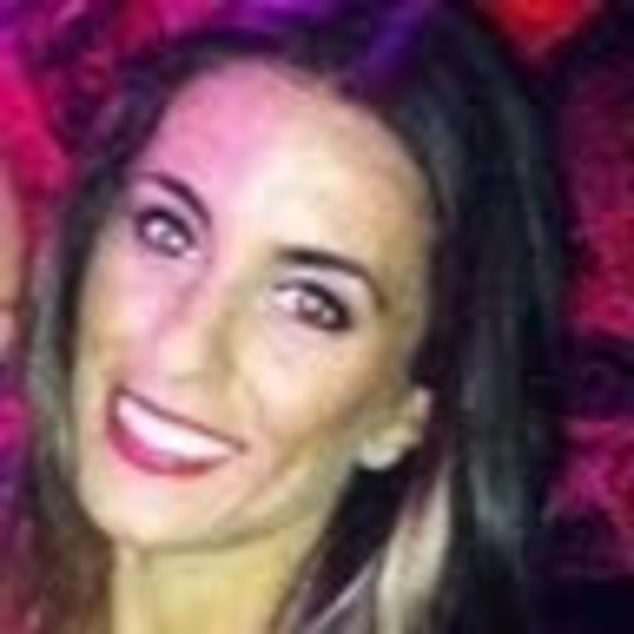 Profile Picture of Coral Villandre (@cvillandre) on Poshmark