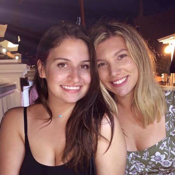 Profile Picture of Sarah Pozzi (@spozzi) on Poshmark