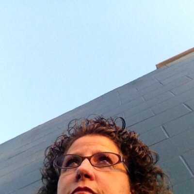 Profile Picture of Julia Ann Bland (@juliaannbland) on Twitter