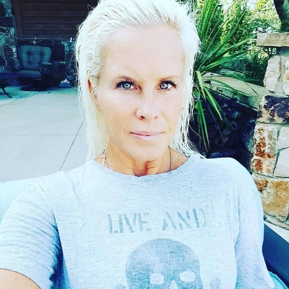 Profile Picture of Micki Godbersen (@mickigodbersen) on Poshmark