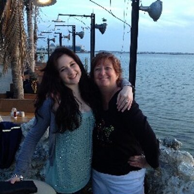 Profile Picture of Erin Decker (@ErinDecker4) on Twitter