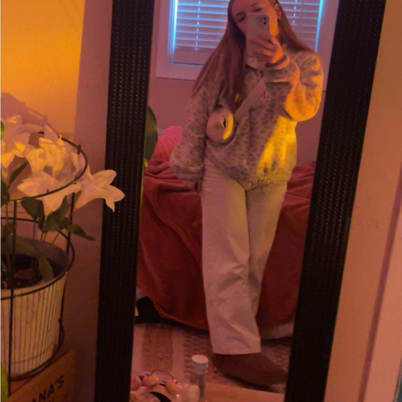 Profile Picture of Lily Beck (@lilynumber02) on Poshmark