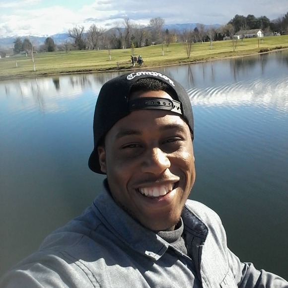 Profile Picture of Darian Lucas (@darianlucas) on Poshmark