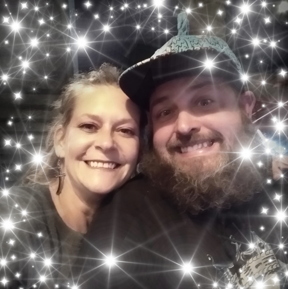 Profile Picture of Mikki Miller (@mikkimiller) on Poshmark