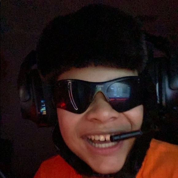 Joey Boemmels - Poshmark Profile Picture of Joey Boemmels (@joeyboemmels) on Poshmark